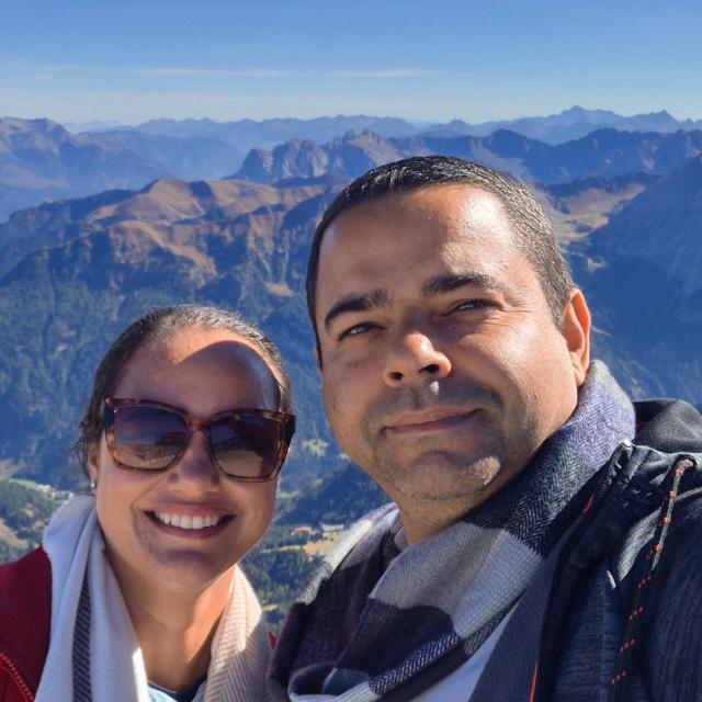 Fernando Coelho e sua esposa durante uma viagem